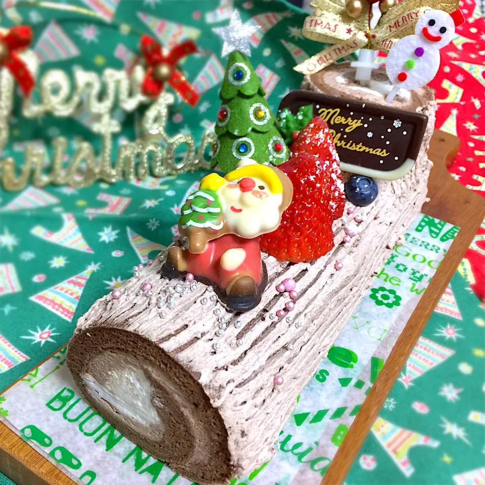 Snapdishの料理写真:メリークリスマス🎄2018
ブッシュドノエル|さくちんさん