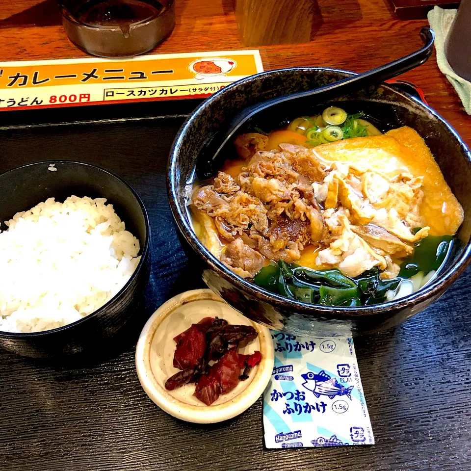 かすうどん、大きなきつねと肉トッピング😋|すかラインさん