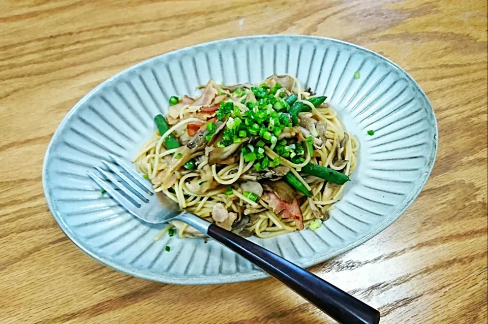 なんと朝ごはん！にまいたけバターしゅうゆスパゲッティ|ハシオさん