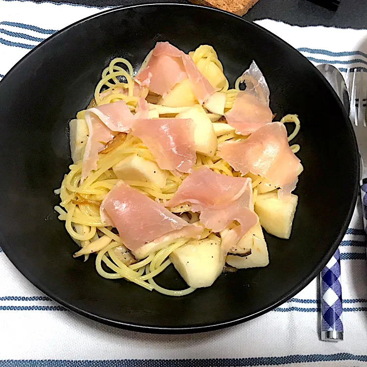 Snapdishの料理写真:洋ナシと生ハムのパスタ|chiroさん