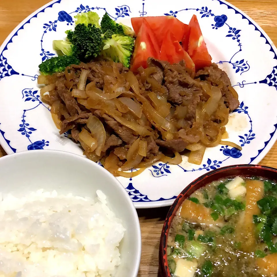 牛玉ねぎ炒め♪牛丼風🐄|Jean Nobyさん