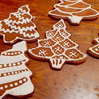 Snapdishの料理写真:Christmas tree cookies #Christmas #christmastree #cookies #gingerbread #gingerbreadcookies #decorated #decoratedcookies|Biscuite Queenさん