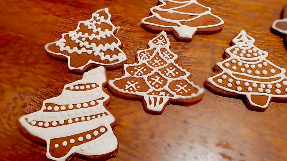 Christmas tree cookies #Christmas #christmastree #cookies #gingerbread #gingerbreadcookies #decorated #decoratedcookies|Biscuite Queenさん