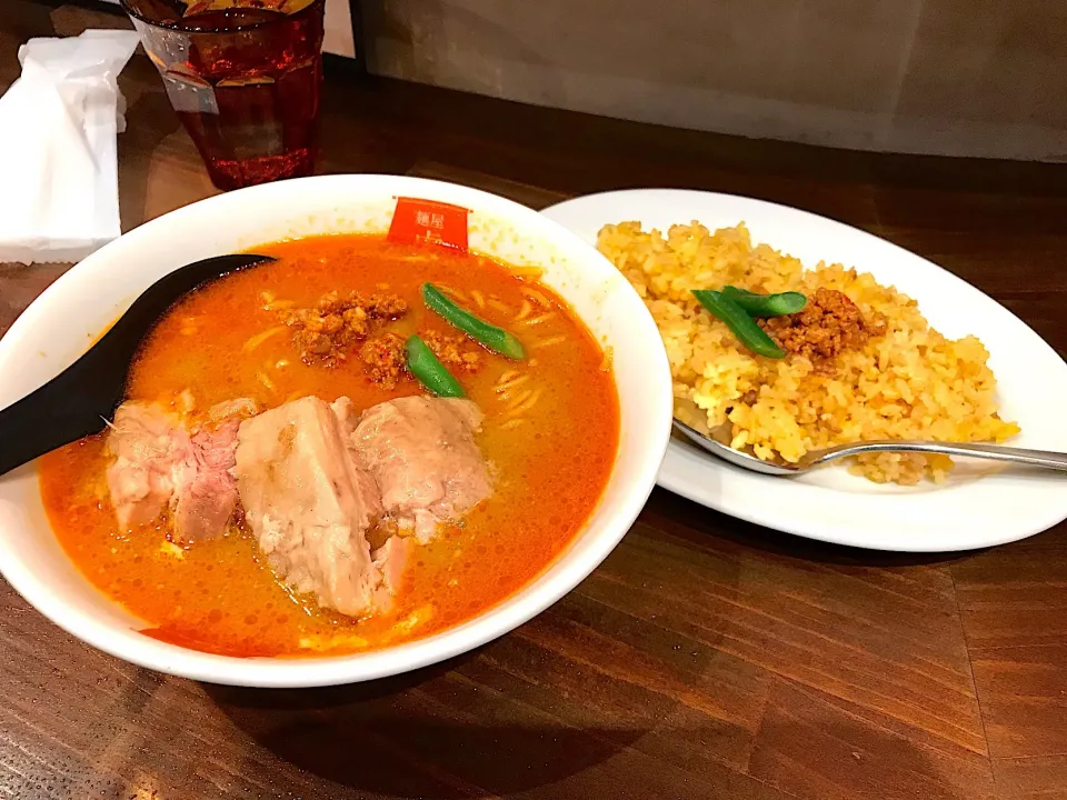 太肉チャーシューカレー担々麺にターメリックライス|マハロ菊池さん