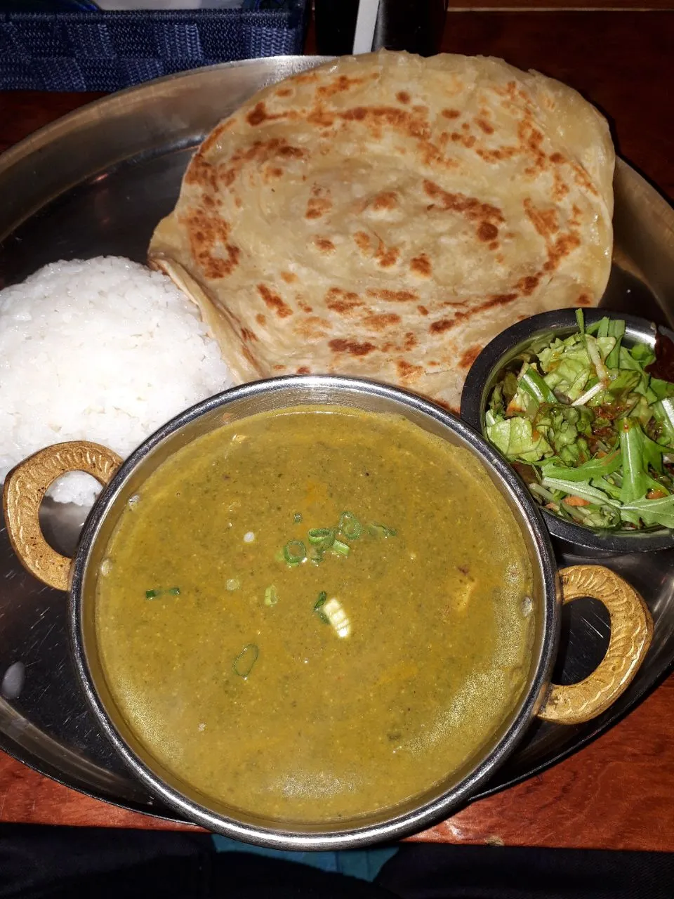 ほうれん草とチキンカレー @マドラスミールス #南インドカレー|カリー仙人さん