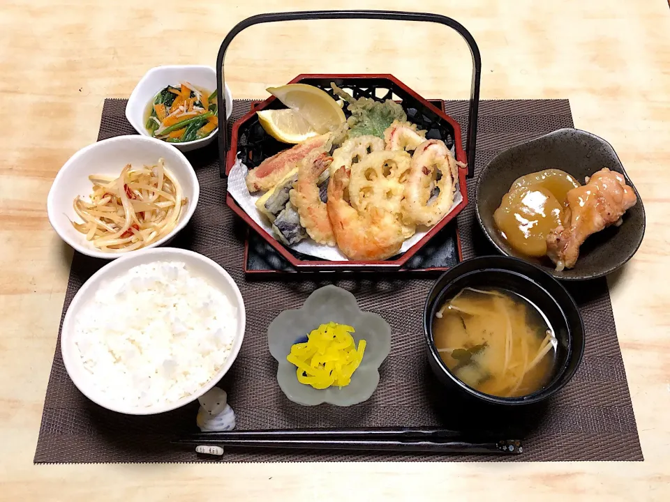 Snapdishの料理写真:天ぷら定食|ayakaさん