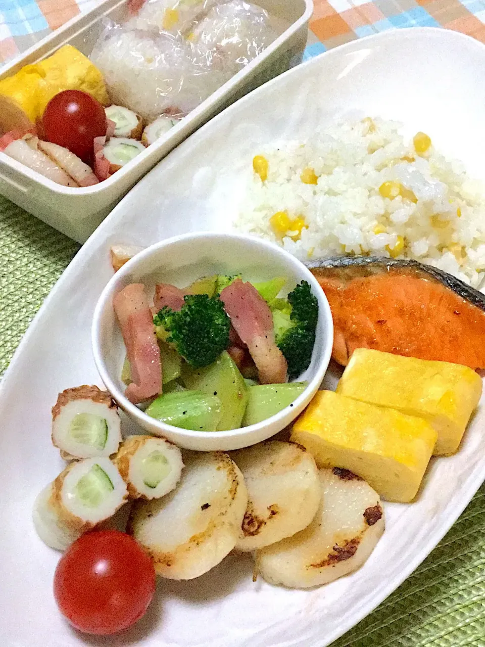 Snapdishの料理写真:長女の置き弁当〜次女の塾弁当〜
今年は明日で弁当終了だ！|yukoさん