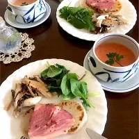 Snapdishの料理写真:晩ご飯に120度簡単ローストポーク大根ステーキ添えでほんの少しダイエットです。

120℃かんたんロースト by アメリカン・ポーク 【クックパッド】 簡単おいしいみんなのレシピが301万品