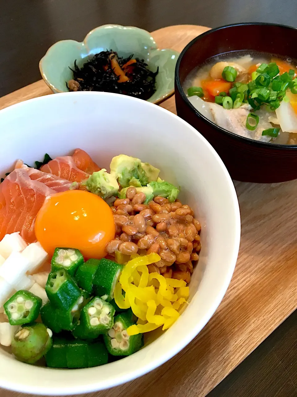 ばくだん丼&豚汁♡|ゆきりん。さん