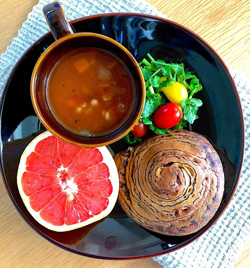 朝ごはんを食べよう⛄️ミネストローネのワンプレート朝ごはん🍅|あしゃぱんさん