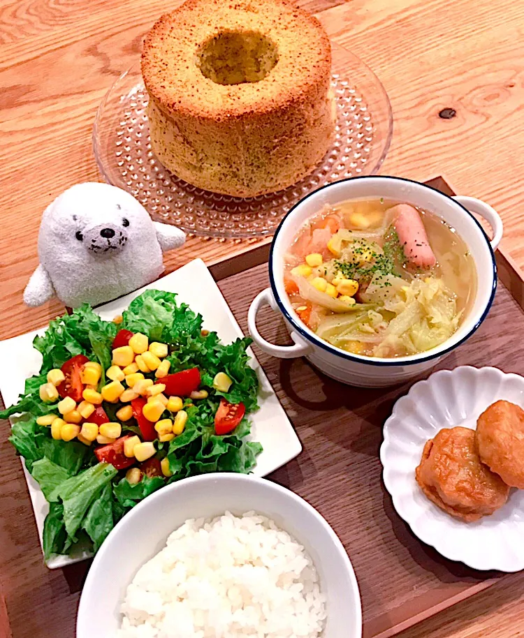 ポトフご飯🍚🥕
デザートに紅茶シフォンケーキ*|おーやんさん