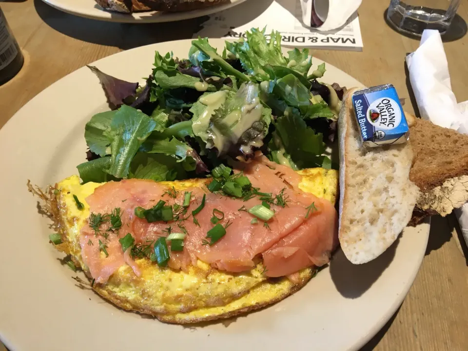 Smoked Salmon and Scallion Omelette|PegaOさん