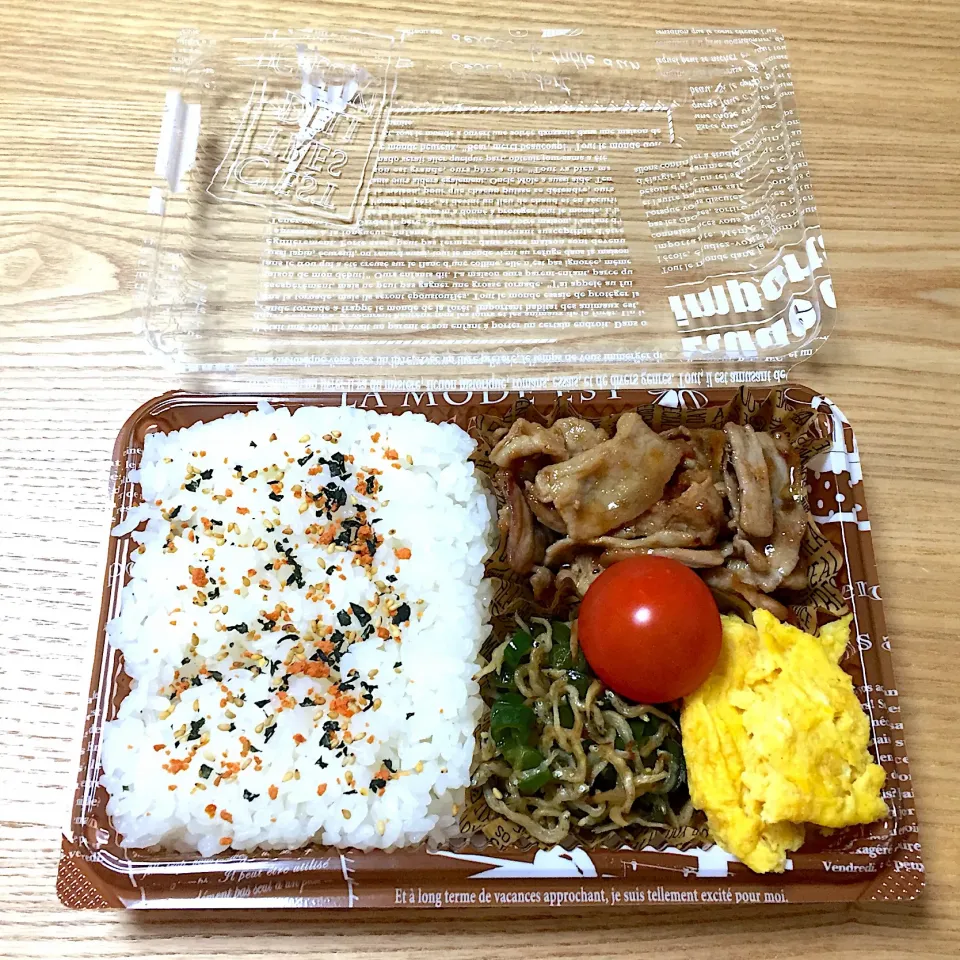 今年最後の旦那さんのお弁当☺︎ #お弁当記録  #豚バラ焼肉  #ピーマンとじゃこ炒め  #スクランブルエッグ|むさけんさん