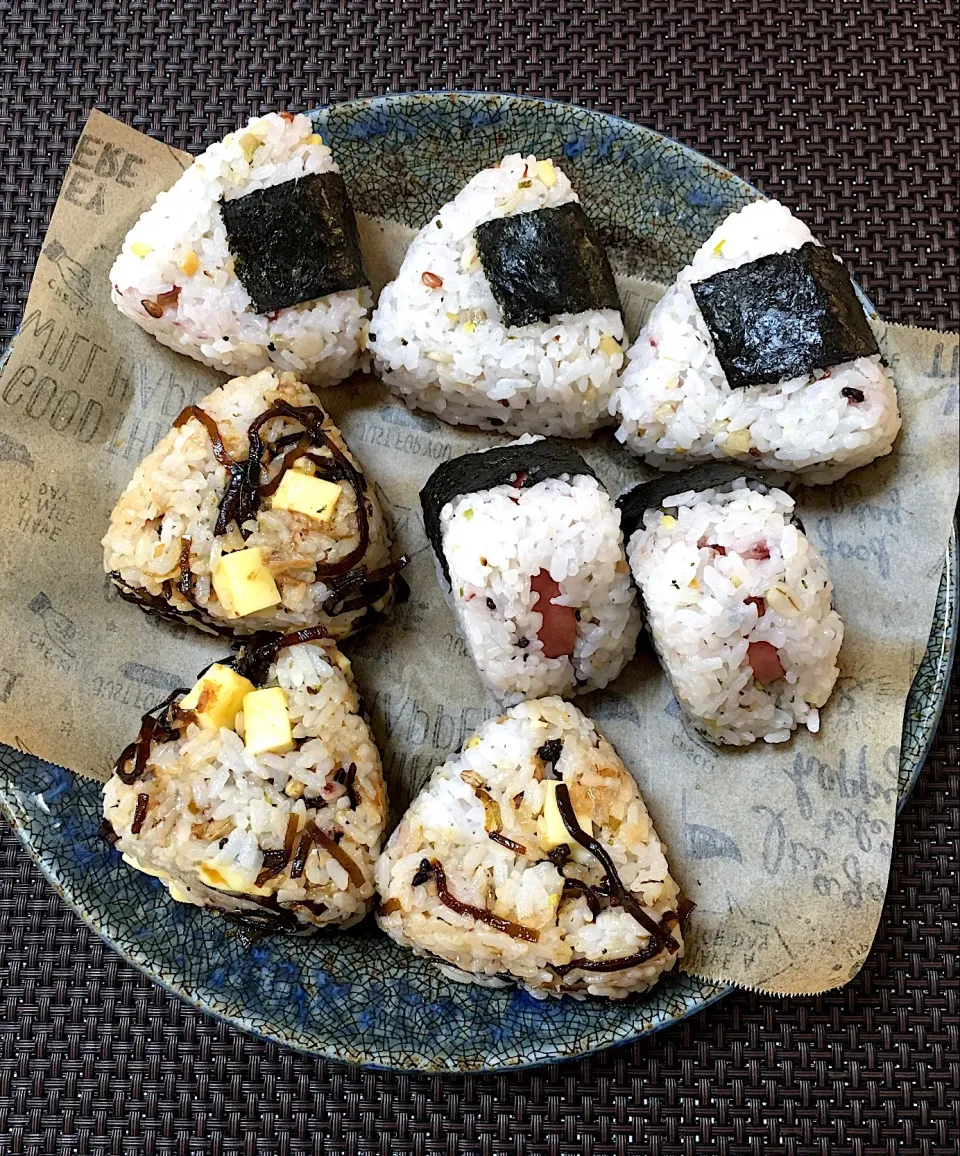 ３０雑穀ごはん🍚 ボロニアにぎり & チーズおかか昆布🍙|kiusoudaiさん