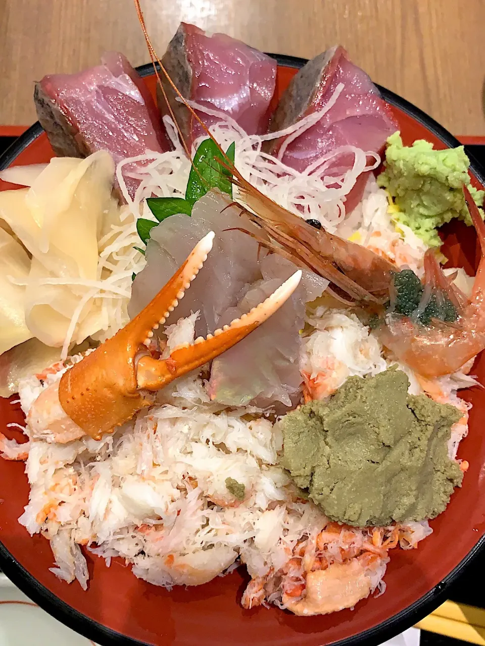 Snapdishの料理写真:蟹と地魚丼🦀|すずみさん