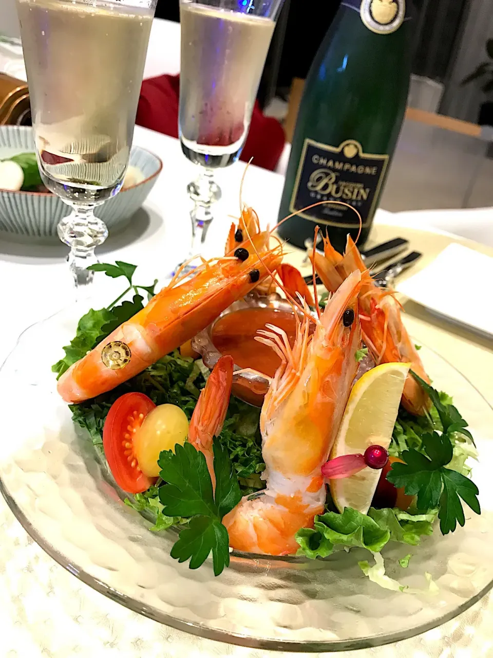 海老🦐カクテルソースで‼️🥂🎶🎵😘|ナムナムさん