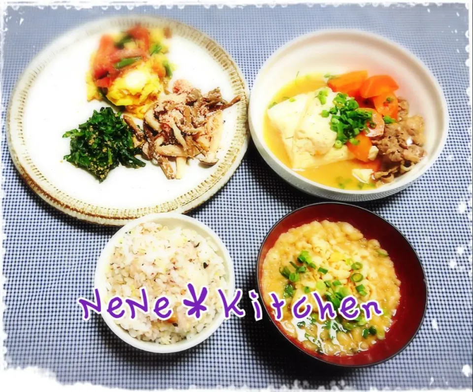 肉豆腐♡
ゼンマイとシメジの明太子炒め☆
春菊の胡麻和え♪
トマトとニンニクの芽の玉子とじ☆|ねねさん