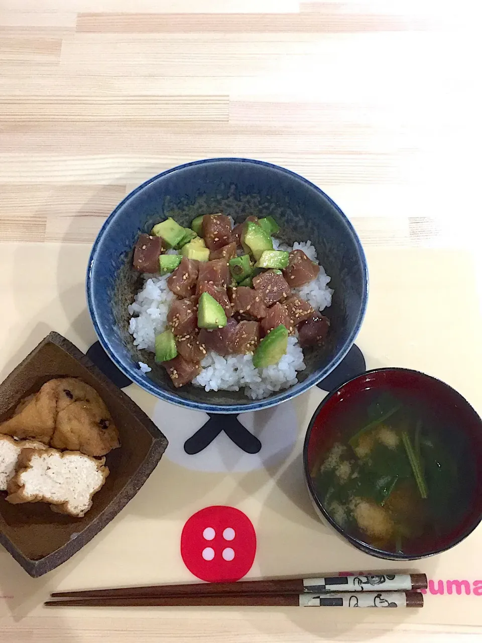 Snapdishの料理写真:・アヒポキ丼
・がんもどきと厚揚げの煮物
・ほうれん草のお味噌汁|ぺろたんさん