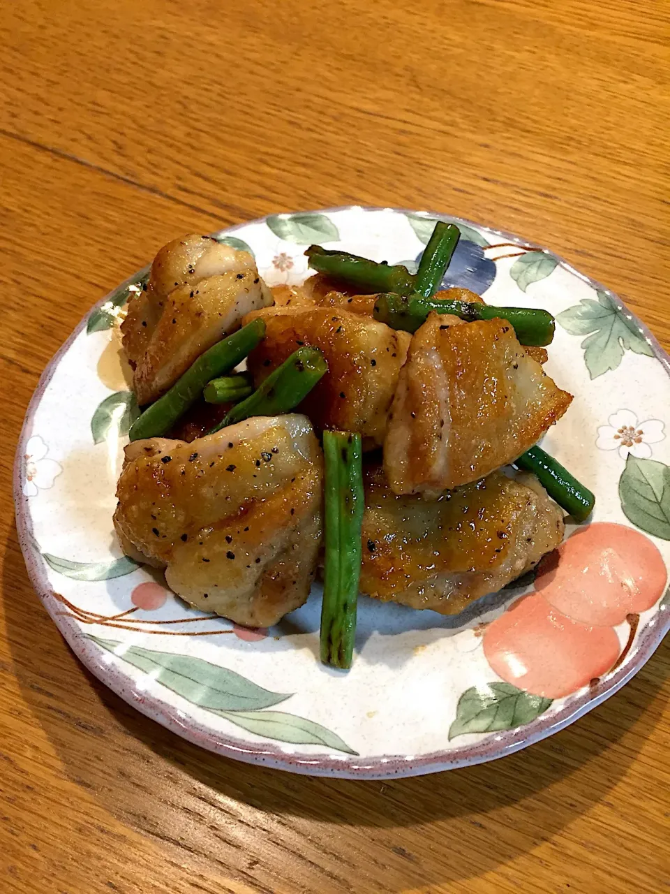 Snapdishの料理写真:鶏肉とインゲンのレモン醤油ソテー🍋|まつださんさん