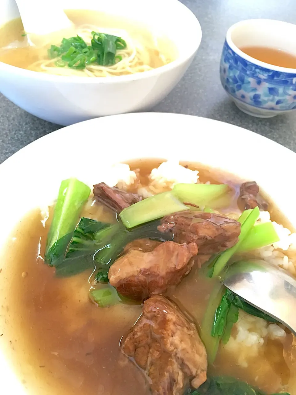 牛バラ飯セット〜ラーメンで^ ^|saturnさん