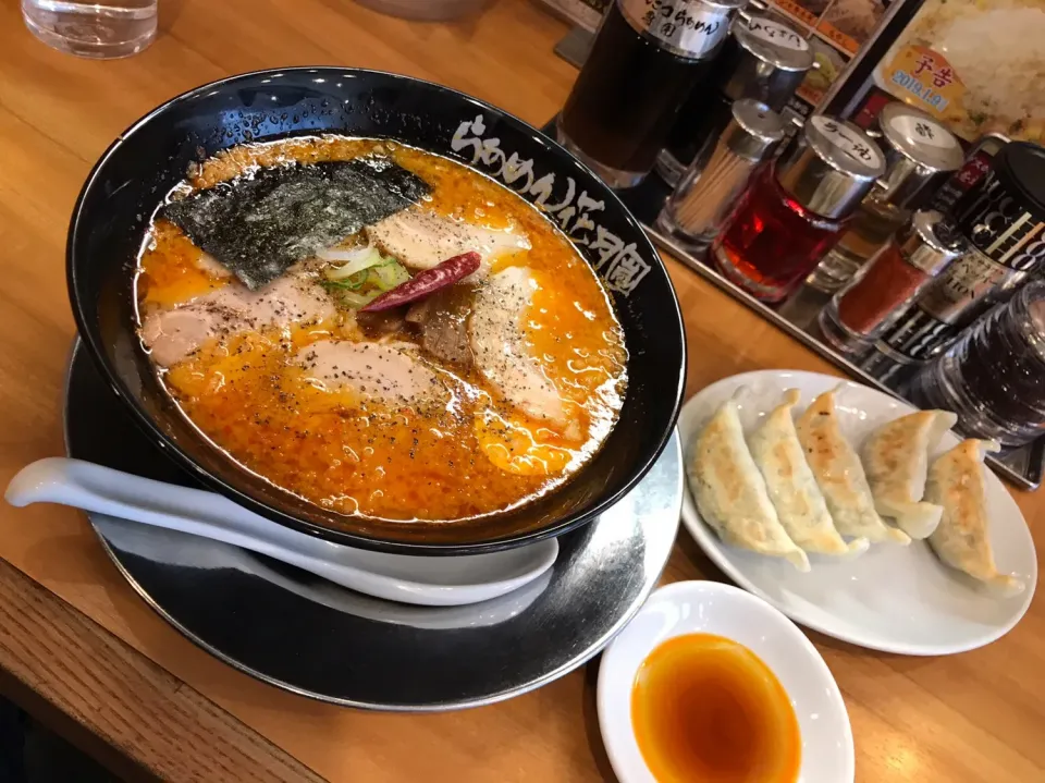 Snapdishの料理写真:辛い‼️ Ramen pimenta-do-reino para aquecer por dentro!!|Jorge Churrasqueiroさん