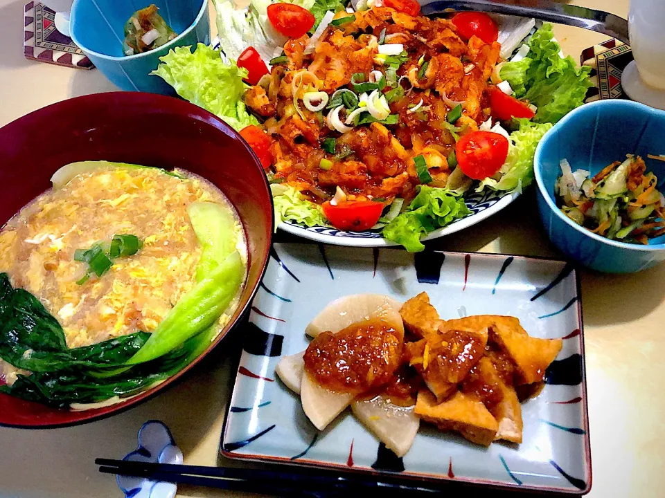 12／29昼食  #昼ごはん 
•ふかひれスープで餡掛けラーメン  •竹輪のチリソース   •大根と厚揚げのゆず味噌がけ  •胡瓜etcの酢の物|おさんどんさん