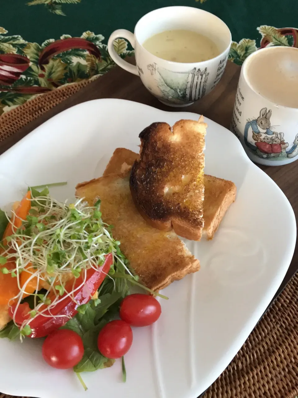 朝食❗️|ルーシーさん