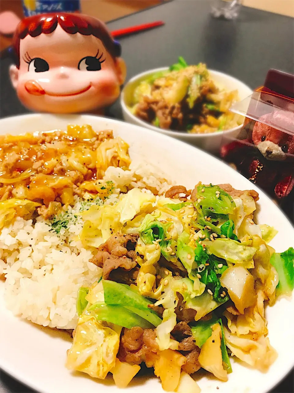 Snapdishの料理写真:ガーリックバターライスでハーフプレート♡麻婆キャベツ＆焼肉キャベツ。|ぽき。さん