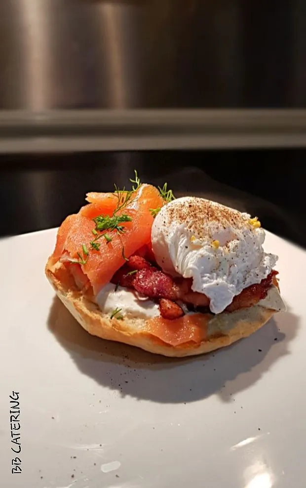 toast, with poached egg, bacon and horseradish sauce, with mousse pear "Nasi", rainbow trout...|Matthew NLさん