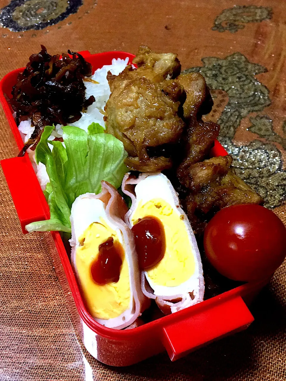 #お昼ご飯  #唐揚げ弁当 

12.31 息子バイト弁当🍱
お弁当作り納めです😋|renharuruさん