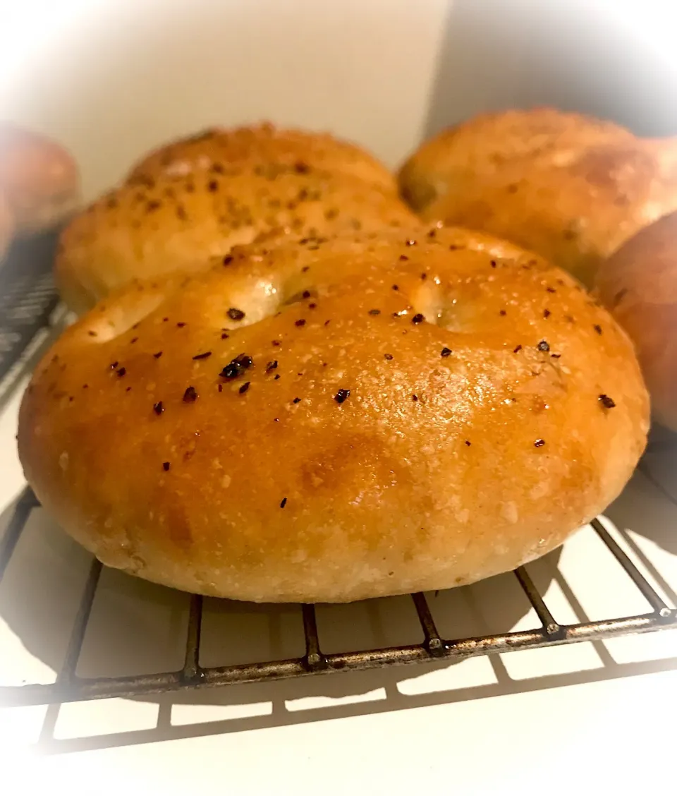 Snapdishの料理写真:焼き納めでパン貯金🍞シンプルフォカッチャ|YOさん