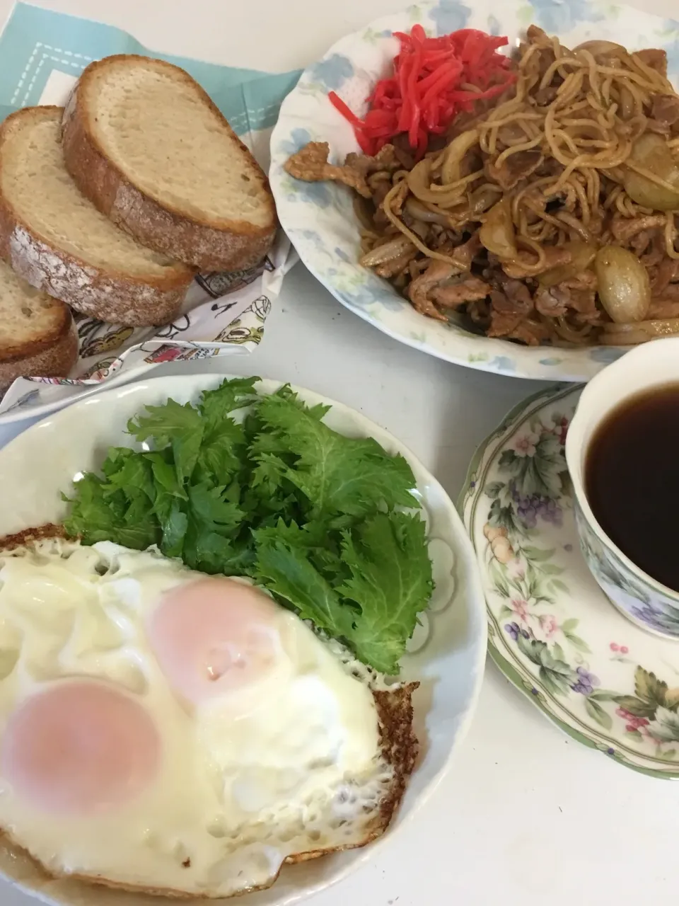 カンパーニュスライスで朝ごはん😊❤️|つるひめさん