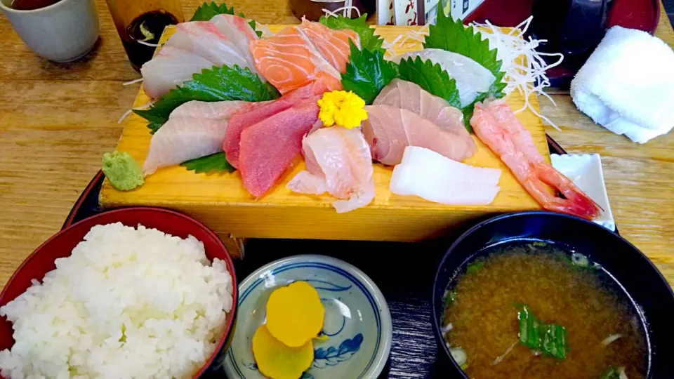 福井県小浜で
お造り定食を食べてみた。|街の天狗さん