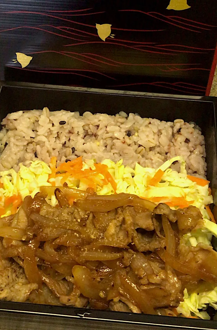 ブランチ #生姜焼き弁当|小松菜さん