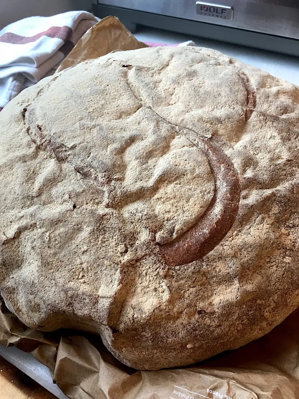 NYEve gift of Poilane 🥖🍞 sourdough bread from Paris France... thank you😍🎉 #poilanebread  #freshbread  #sourdough|🌺IAnneさん