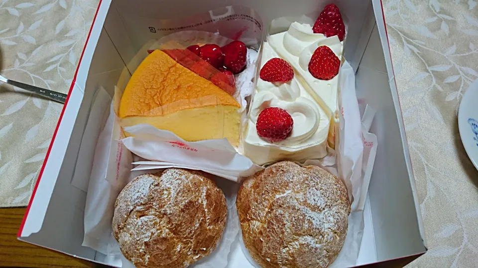 今日は許して…別腹
お楽しみのケーキ #コージーコーナー|卯月さん