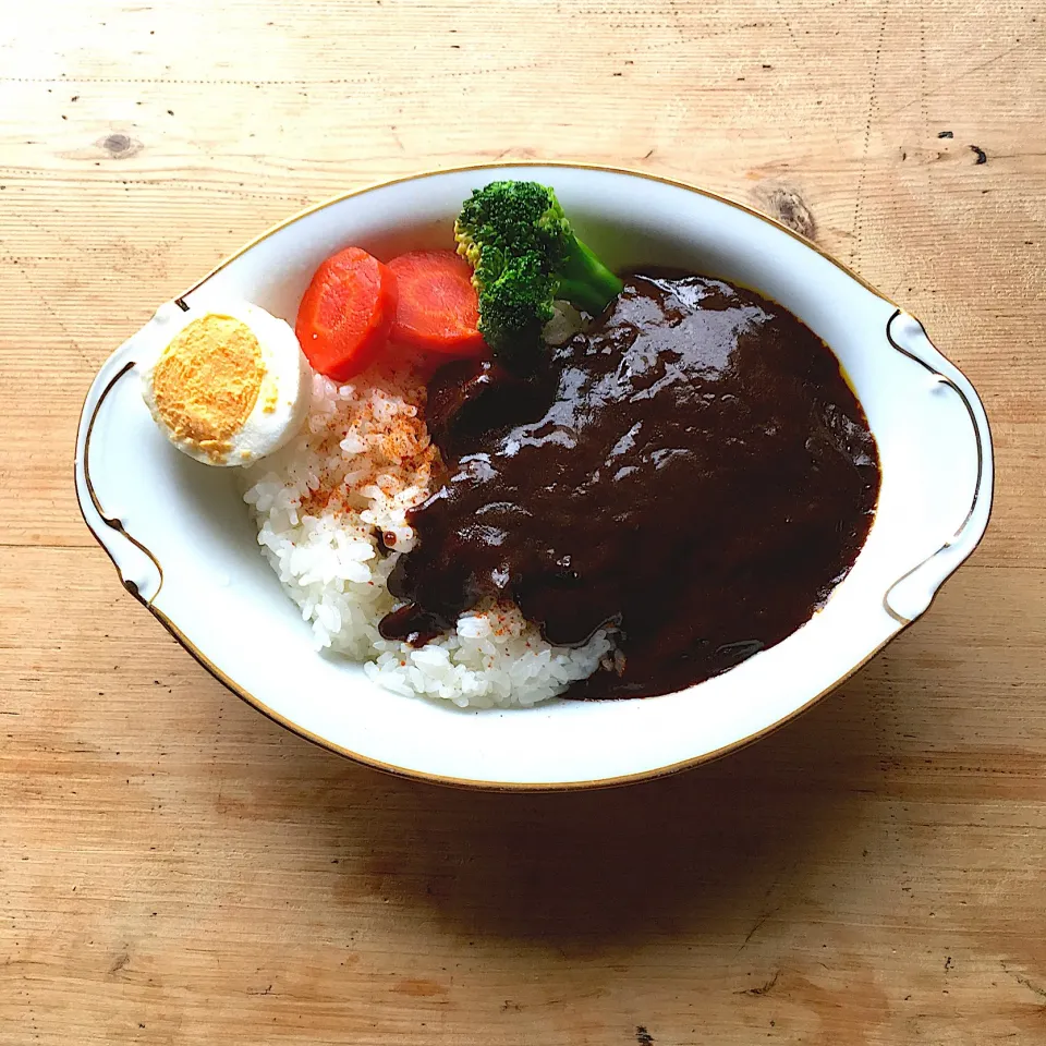 正月2日の昼ごはん‼︎ 2 January
 #お正月  #お昼ごはん  #昼ごはん  #ランチ  #lunch  #カレーライス  #lee  #おせちもいいけどカレーもね|Yoshinobu Nakagawaさん