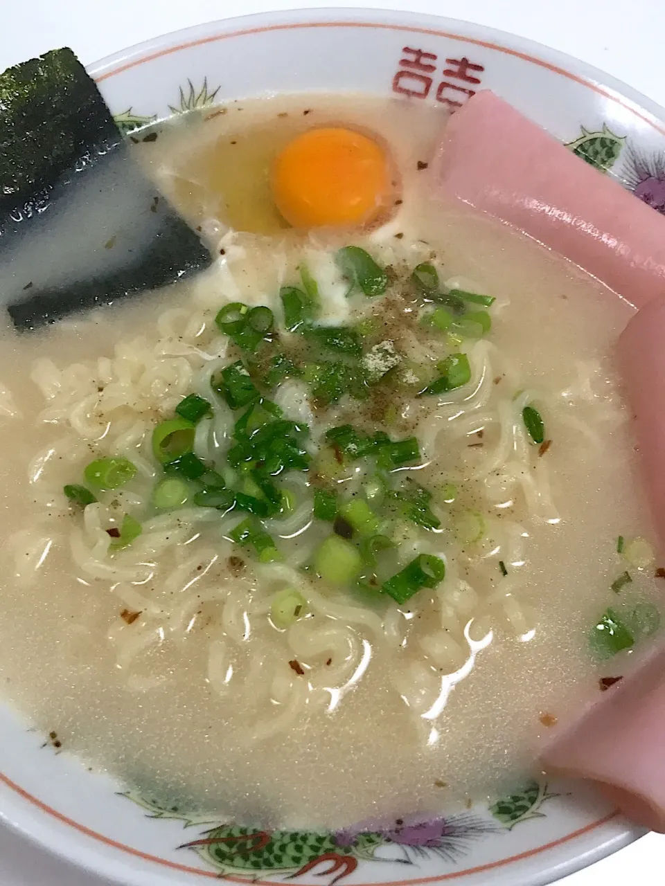 うまかっちゃん、とんこつラーメン♫wwwww|Yoshihiro Andoさん