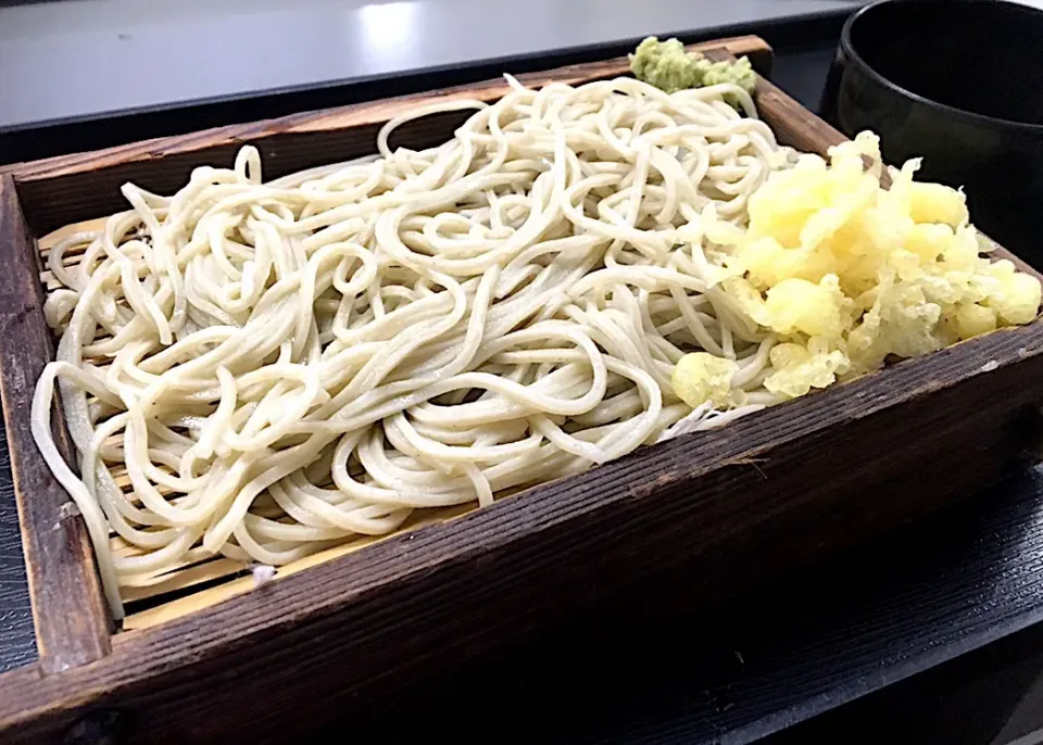 Snapdishの料理写真:宿ぐらしの年越しもり蕎麦   
十割蕎麦だよ～(　ﾟдﾟ)ﾝﾏｯ!|ぽんたさん