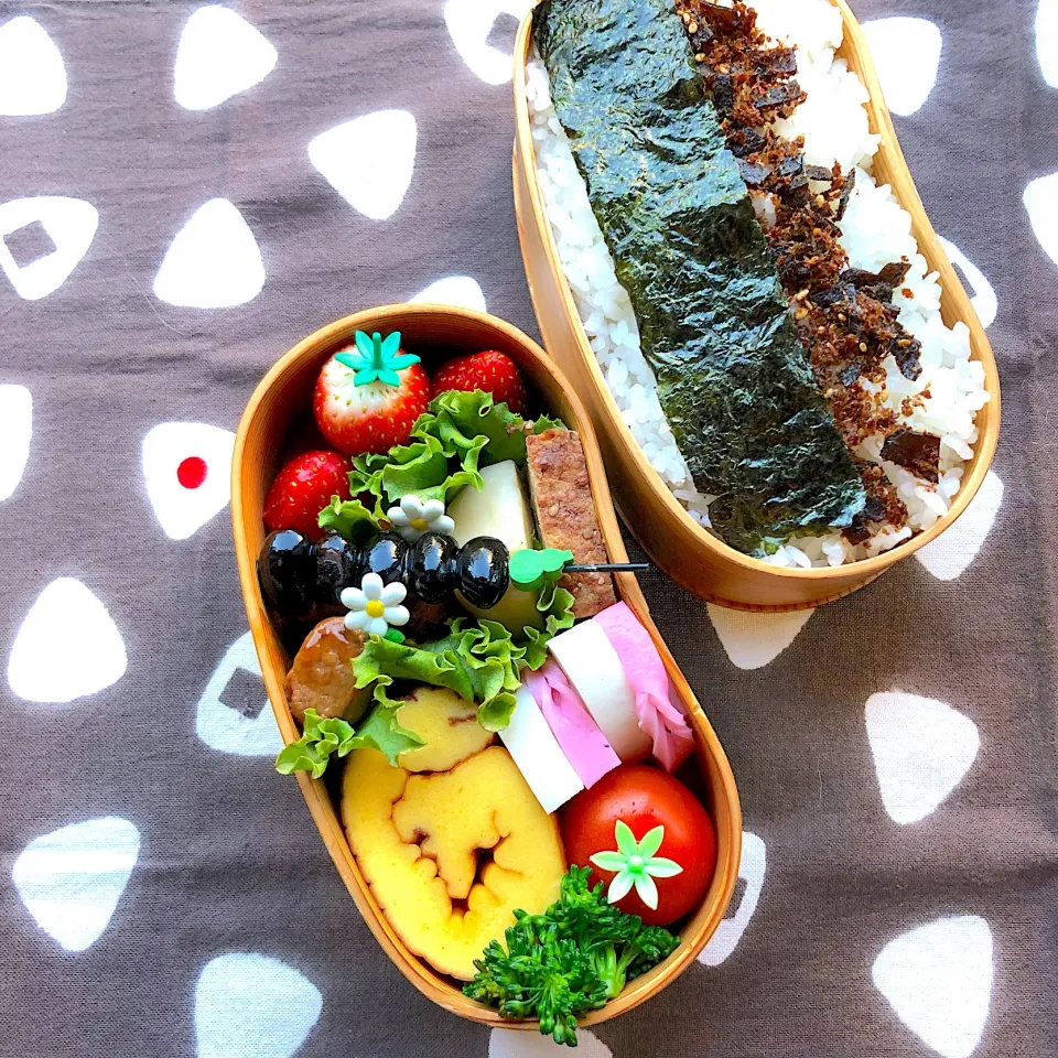 Snapdishの料理写真:曲げわっぱ弁当  御節弁当|papillonloveさん