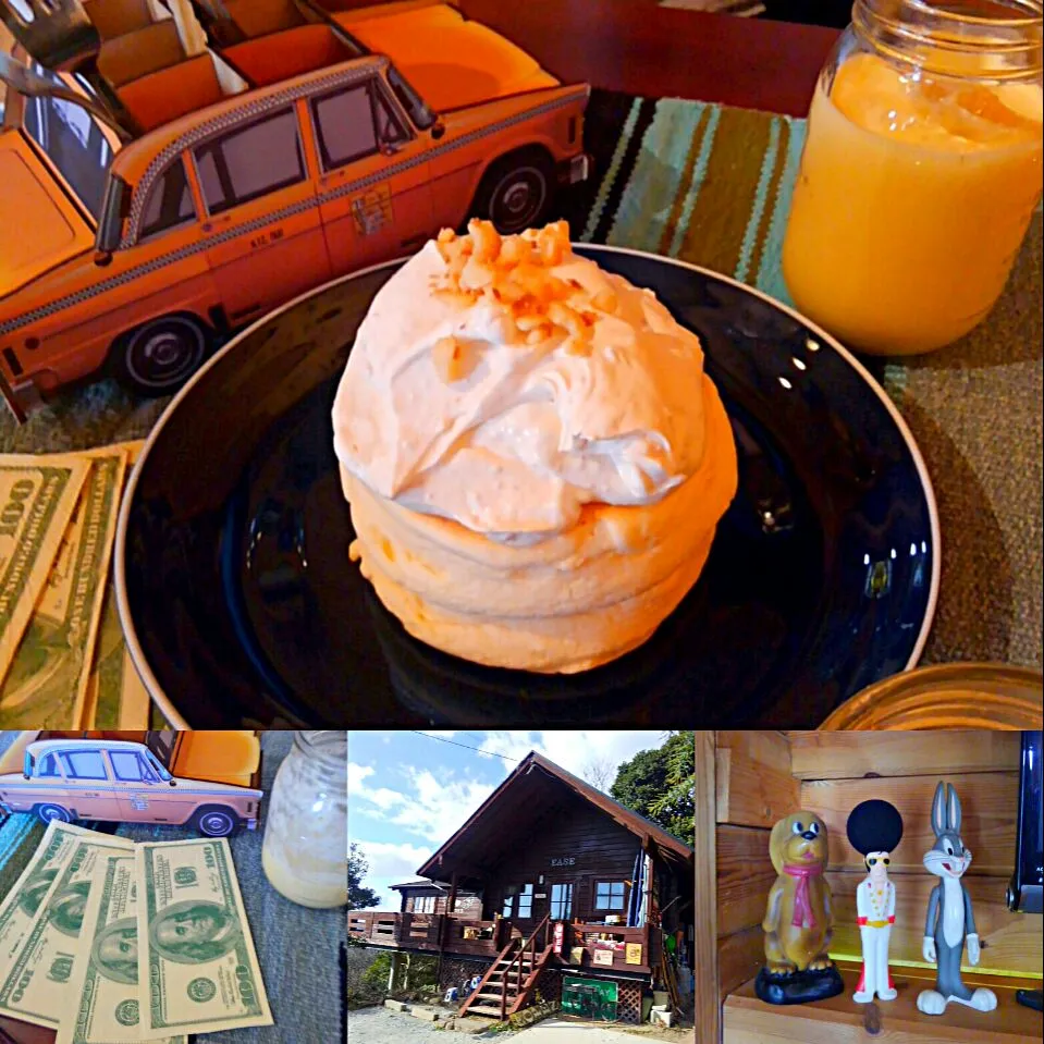 Snapdishの料理写真:ハワイアンマカデミアナッツパンケーキ＆ミックスジュース　Hawaiian macadamia nuts pancake and mix juice #カフェイーズ|うたかた。さん