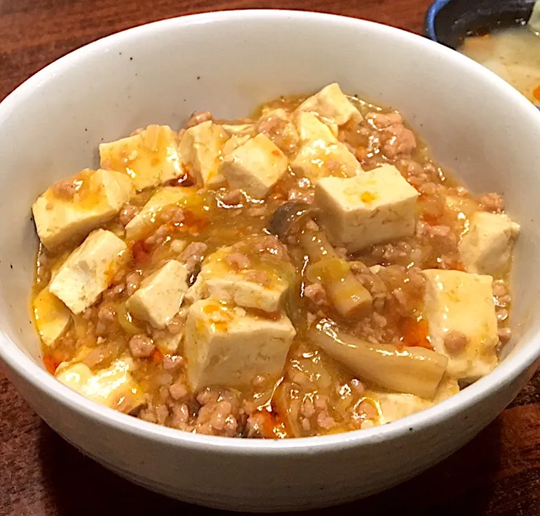 宿ぐらしの晩ごはん⭐️⭐️⭐️ やったネ！美味しい麻婆丼だぁ。|ぽんたさん