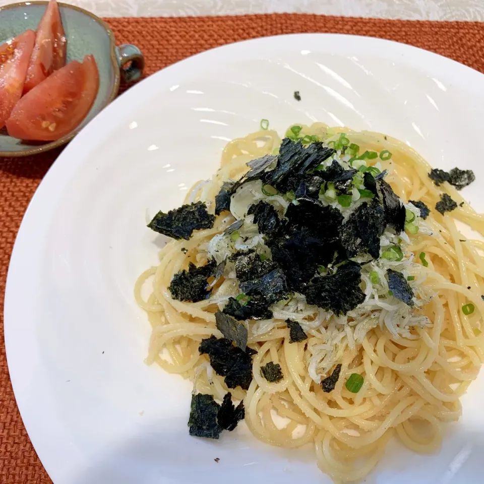 Snapdishの料理写真:シラスとタラコのパスタ。|hisaiさん