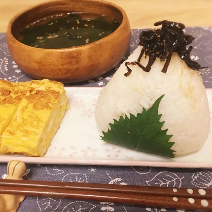 ごま昆布のシソ巻きおにぎり|❁❁❁さん