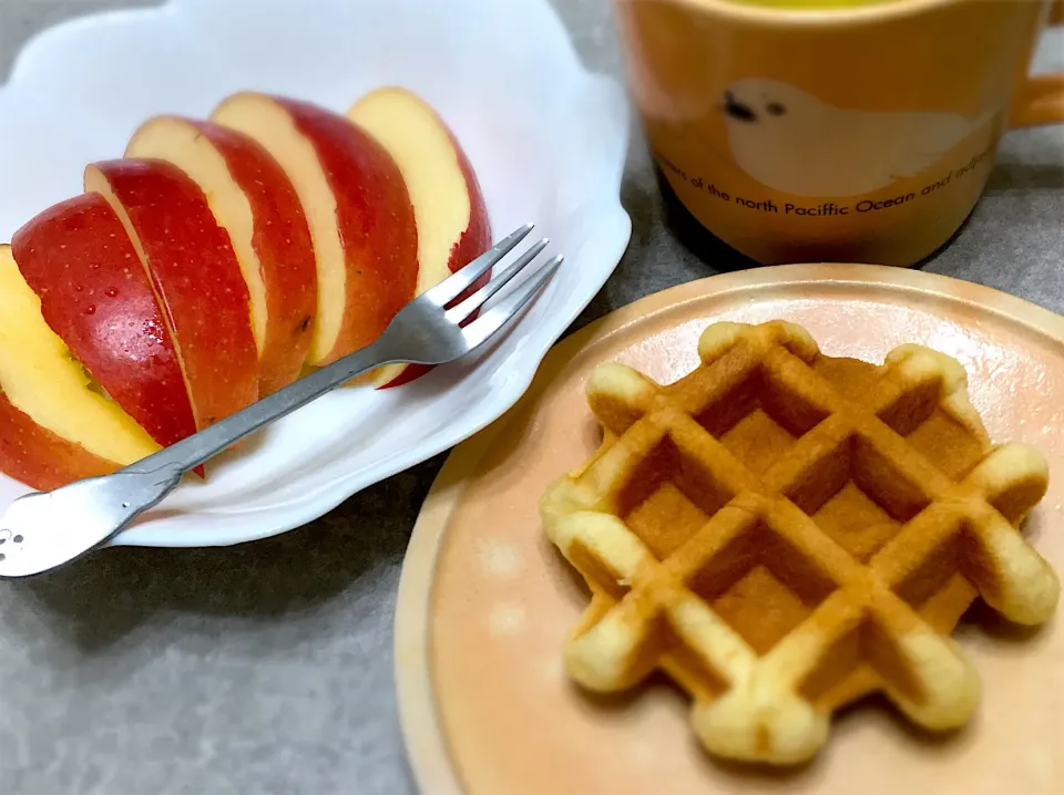 🍎一日1個のリンゴは医者いらず☺️な朝食|ミーさん