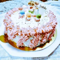 Snapdishの料理写真:もうすぐ産まれる孫の為に作ったお誕生日ケーキ🎂です😃💕|福島由美子さん