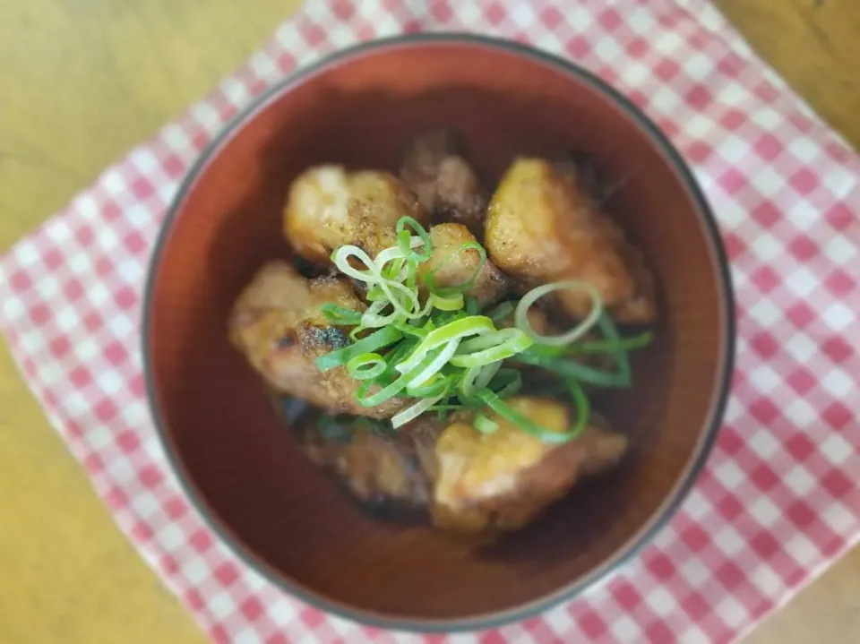 Snapdishの料理写真:鳥もも肉のうまネギ辛チキン|mush🍄さん