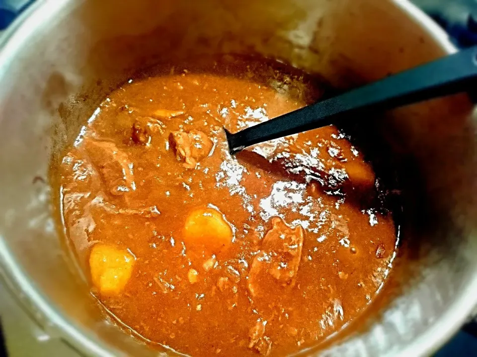 昨日からカレーが食べたくて、今夜は【牛スジ辛口カレー】🍛|yokoさん