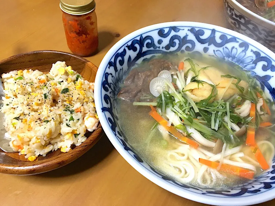 年末年始の暴飲暴食からの〜
胃に優しめなお昼ご飯(´◡`๑)
けんちんうどん＆生姜チャーハン❤️|さくたえさん