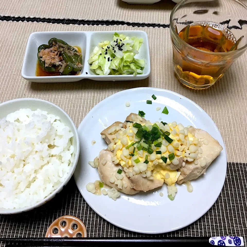 Snapdishの料理写真:天かすヘルシーチキン南蛮
ピーマンのおひたし
酢キャベツ|ちぐあささん